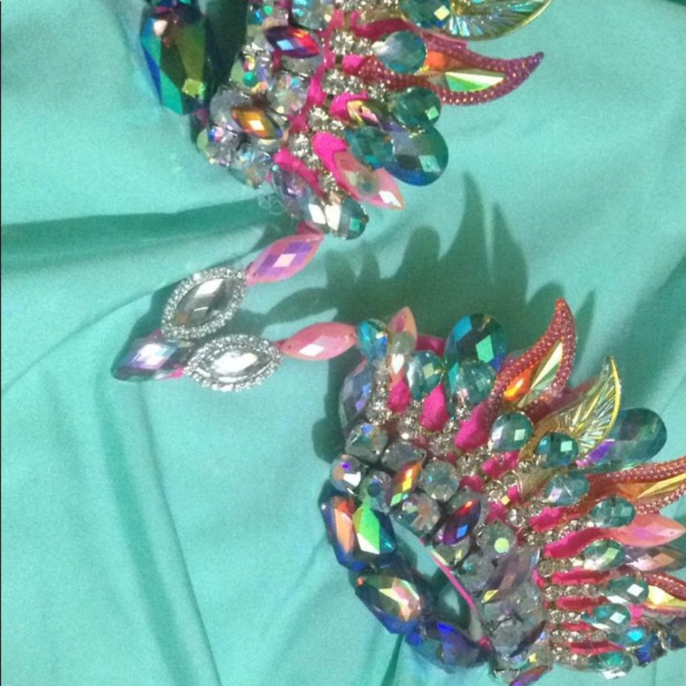 Rave bra